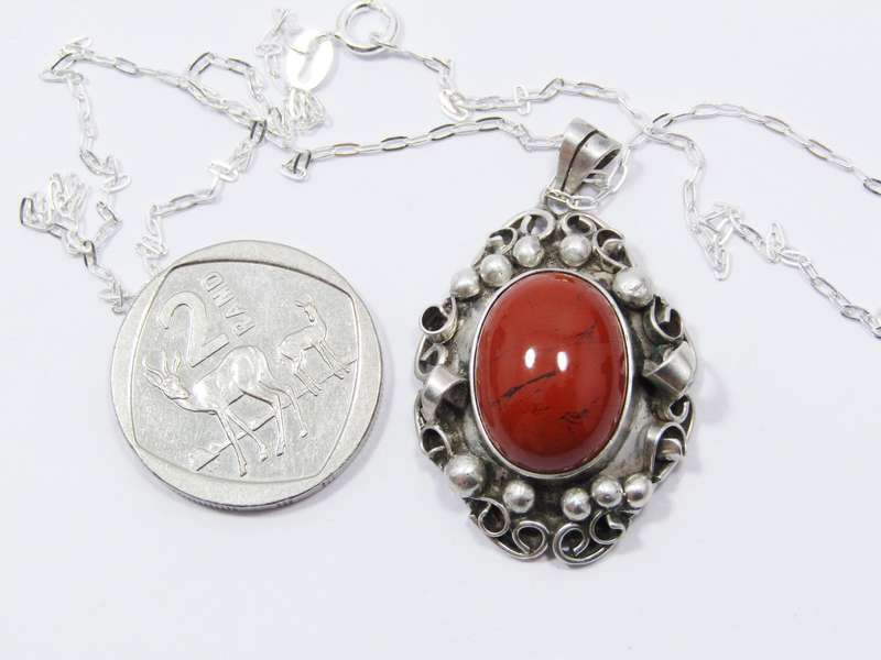 A Gorgeous Vintage Design Jasper Pendant on Chain in Sterling Silver