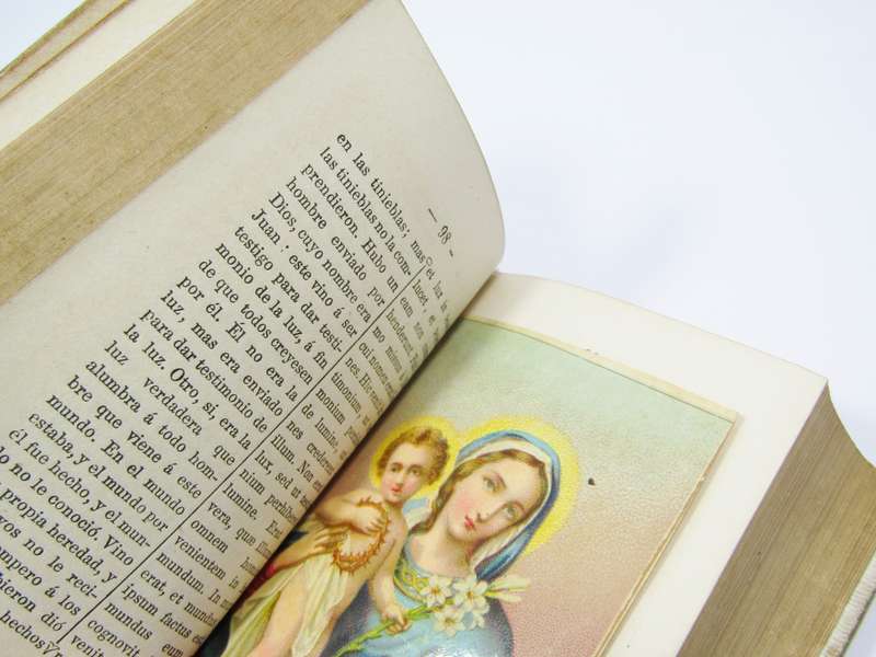 Antique (c1930) Catholic Prayer Book, in Spanish