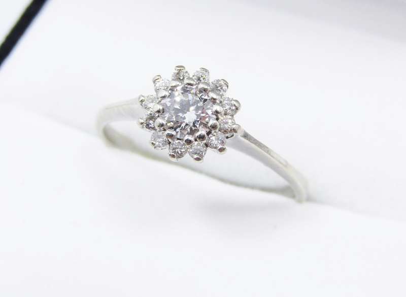 Browns Jewellers 9CT Gold & 0.37ctw Diamond Ring