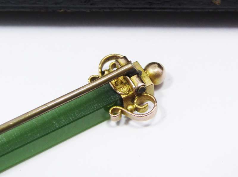 Stunning! Antique 9CT Gold & Jade Brooch