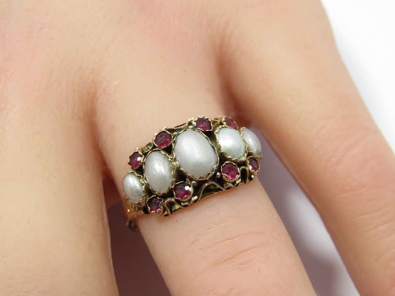 Antique Victorian 9CT Gold, Split Pearl & Garnet Ring