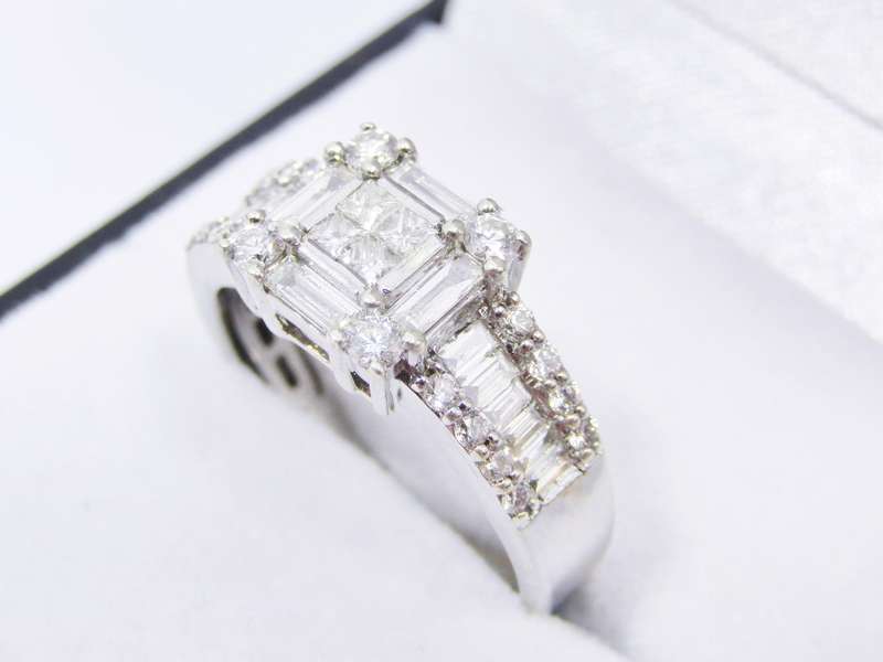 Exquisite! Sparkling 1.1CTW Diamond Ring in 9CT White Gold