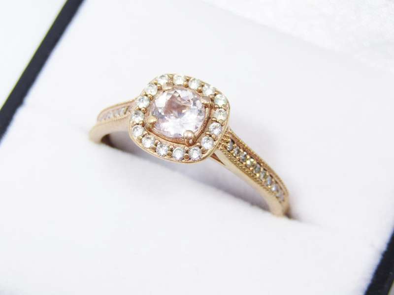 Beautiful! 9CT Rose Gold & 0.75CT Morganite & Diamond Ring
