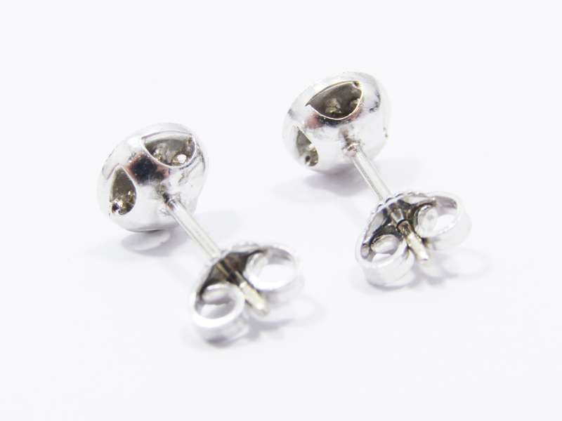 Classic! 9CT White Gold & Diamond Earrings