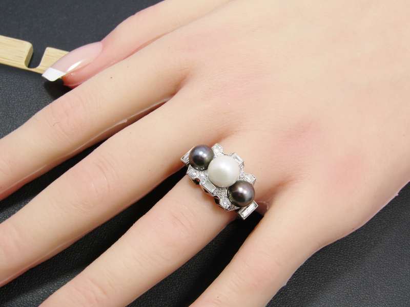 Exquisite! c1940 Art Deco White Gold, Pearl & Diamond Ring