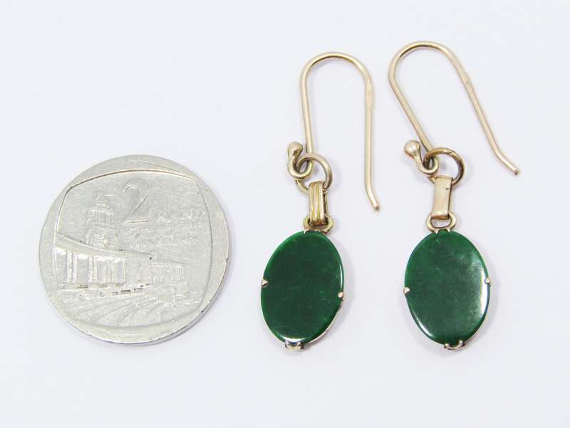Beautiful, Vintage Pair of 9CT Gold & Jade Earrings
