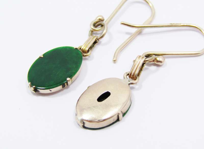 Beautiful, Vintage Pair of 9CT Gold & Jade Earrings
