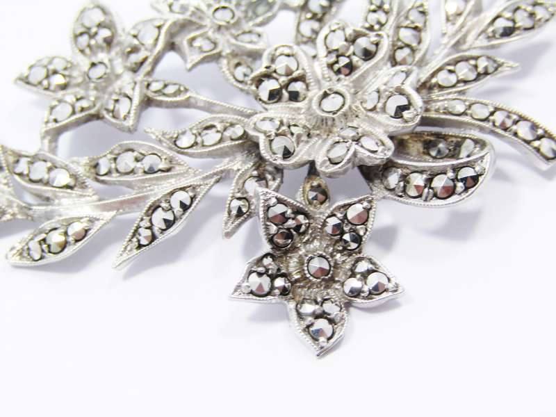 A Beautiful Victorian Design Necklace With Marcasite's in Sterling Silver