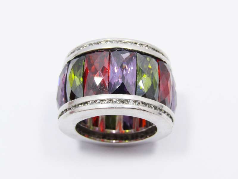 Chunky Costume Jewellery Ring with Faceted Stones