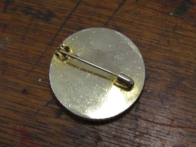 A Gorgeous gold Tone  Micro Mosaic brooch  R795     A Gorgeous gold Tone  Micro Mosaic brooch