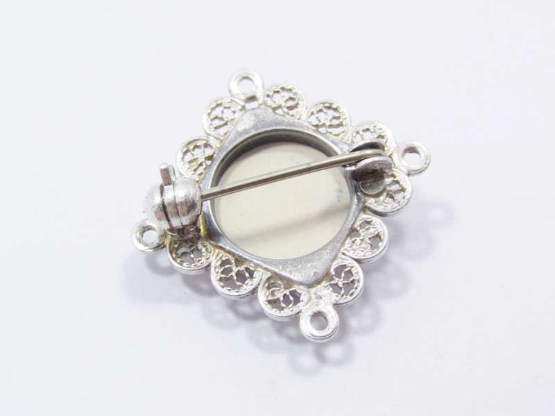 Lovely Dainty Delft Brooch in Silver
