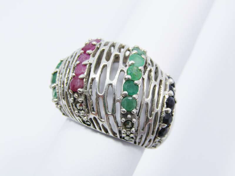A Gorgeous Filigree Domed Ring Set With Opaque Gemstones in Sterling Silver.