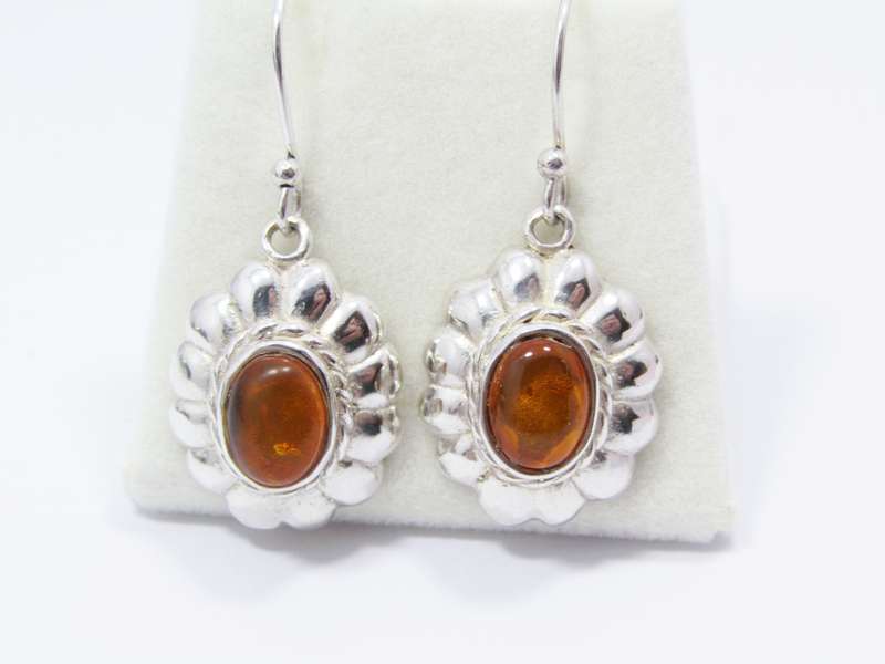 A Beautiful Pair of Vintage Design Amber Earrings in Sterling Silver.