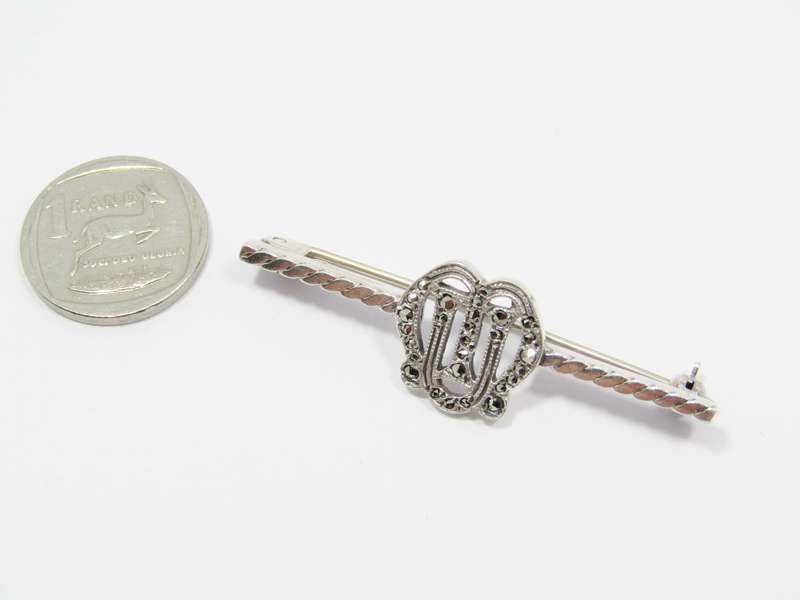 Lovely Vintage Sterling Silver & Marcasite Brooch