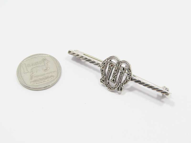 Lovely Vintage Sterling Silver & Marcasite Brooch