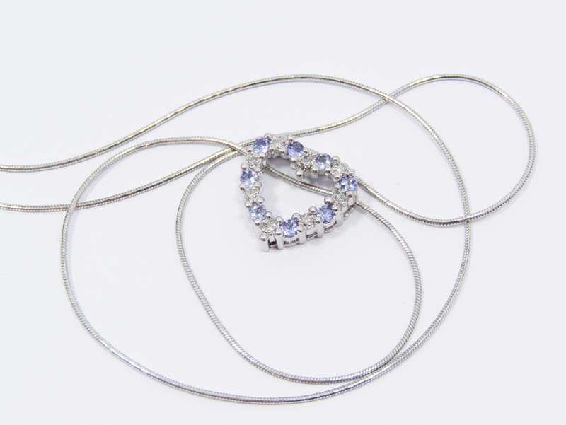Stunning! 9CT White Gold Tanzanite & Diamond Heart Necklace
