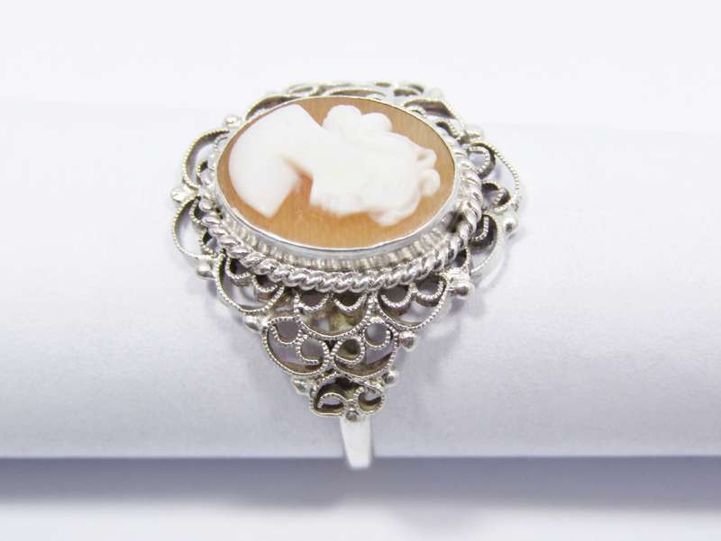 A Very Pretty Filigree Design Cameo Ring in 800 Silver.