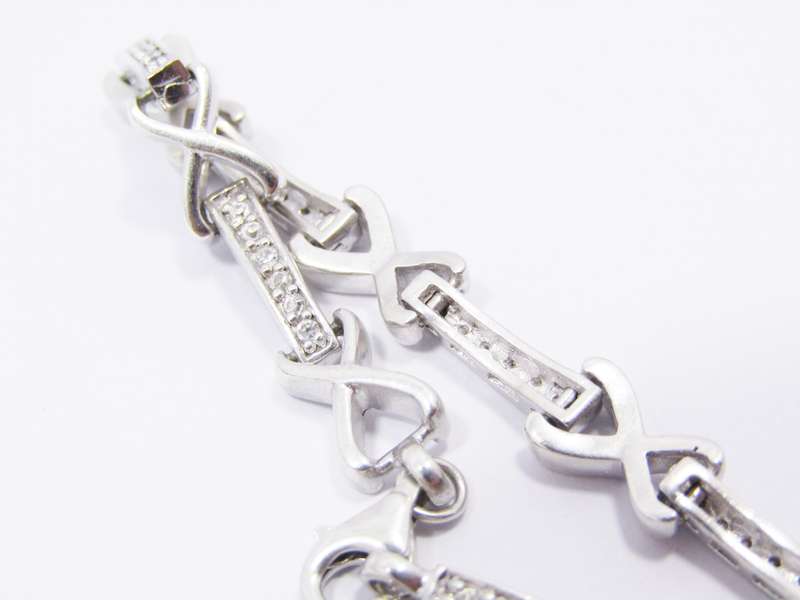 A Stunning Zirconia Tennis Bracelet in Sterling Silver.