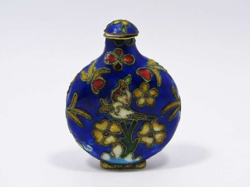 A Beautiful Vintage Floral Cloisonne Snuff Bottle