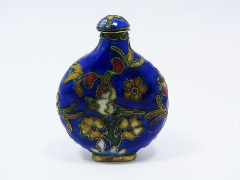 A Beautiful Vintage Floral Cloisonne Snuff Bottle
