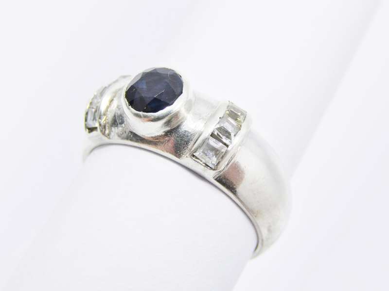 A Lovely Opaque Sapphire Ring in Sterling Silver.
