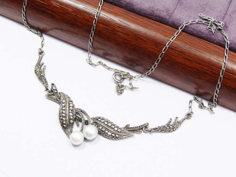 A Stunning Vintage Design Marcasite and Pearls Necklace in Sterling Silver