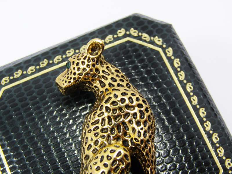 A Gorgeous Gold Tone Detailed Leopard Brooch