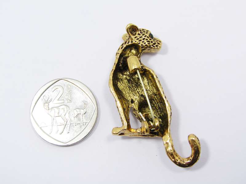 A Gorgeous Gold Tone Detailed Leopard Brooch