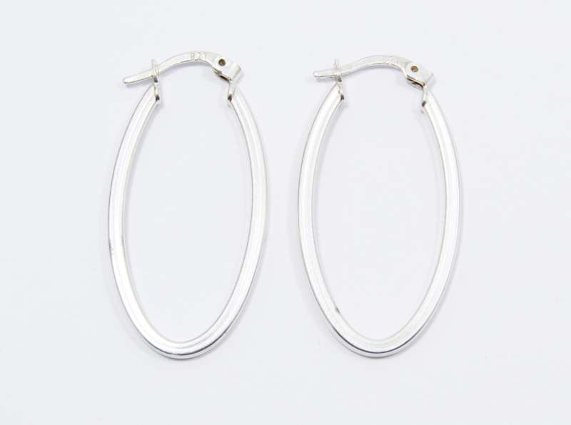 A Lovely Oval Box Design Earrings in Sterling Silver