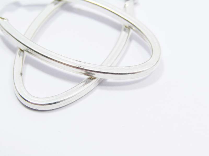 A Lovely Oval Box Design Earrings in Sterling Silver