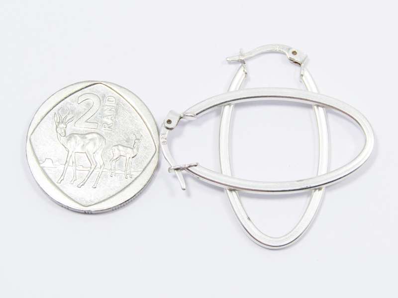 A Lovely Oval Box Design Earrings in Sterling Silver