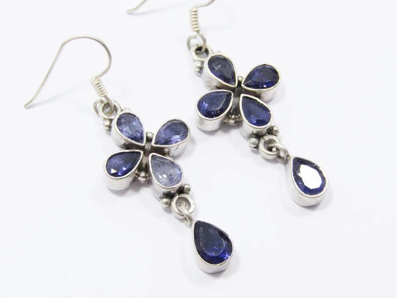 A Beautiful Pair of Amethyst Dangling Earrings in Sterling Silver.