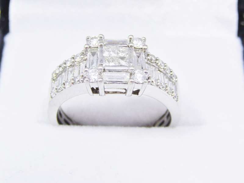 Exquisite! Sparkling 1.1CTW Diamond Ring in 9CT White Gold
