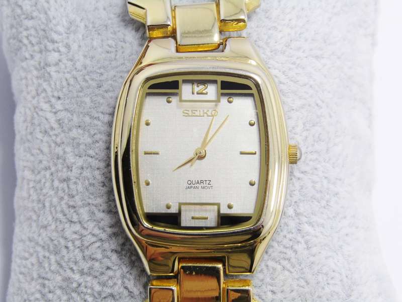 Lovely Vintage Unisex Gold-Tone Seiko Watch