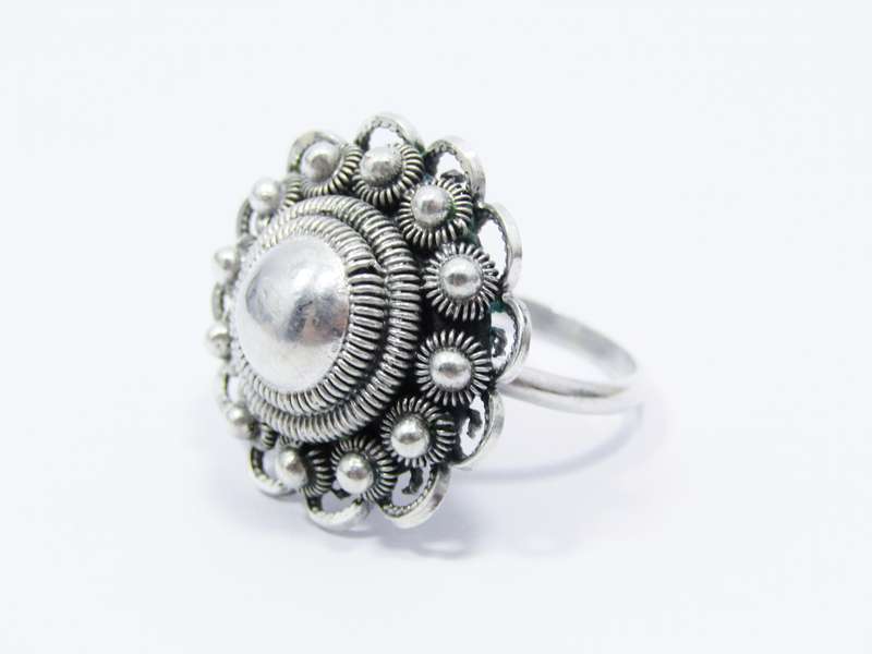 A Beautiful Vintage Design Rig in Sterling Silver.