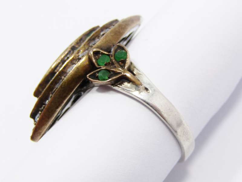 A Gorgeous Chunky Green and Clear Crystal Ring in Sterling Silver.