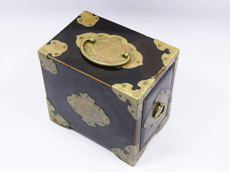 Antique/Vintage Chinese Oriental Lacquer & Brass Card Box