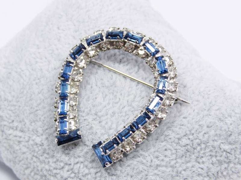Amazing! Vintage Sterling Silver & Rhinestone Horse Shoe Brooch