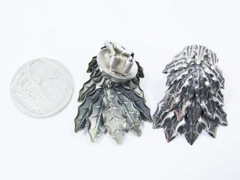 Pair of Vintage Costume Jewellery Clip-On Earrings