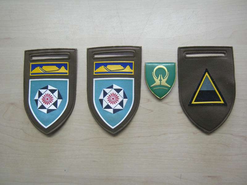 Four flashes. Relisted.