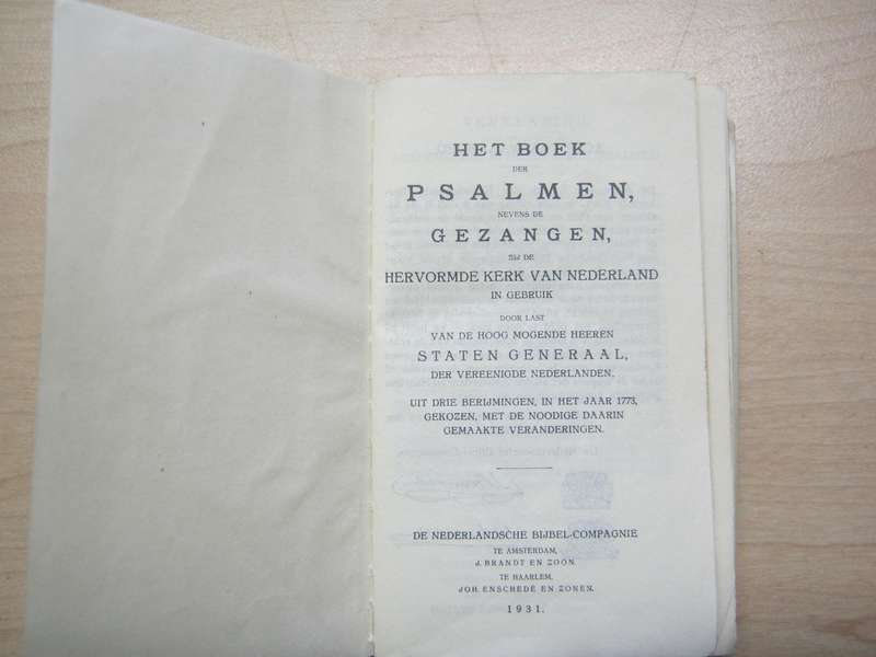 Psalmen and Gezangen booklets.
