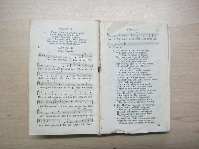 Psalmen and Gezangen booklets.