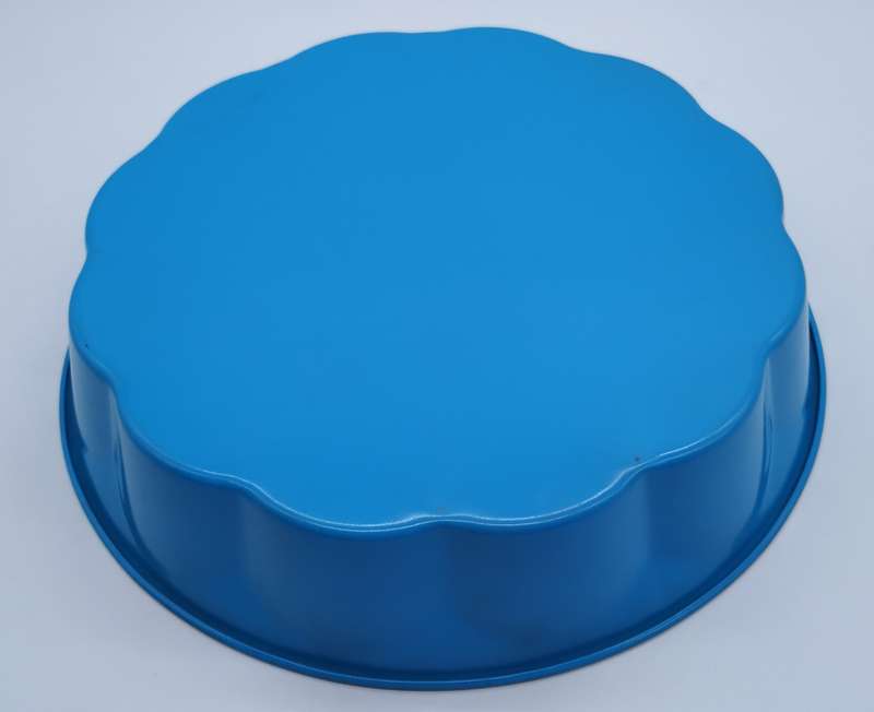 SCALLOPED ROUND BAKING PAN