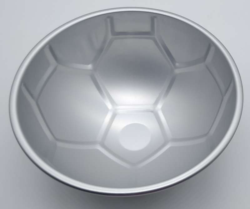 SOCCERBALL SHAPED BAKING PAN