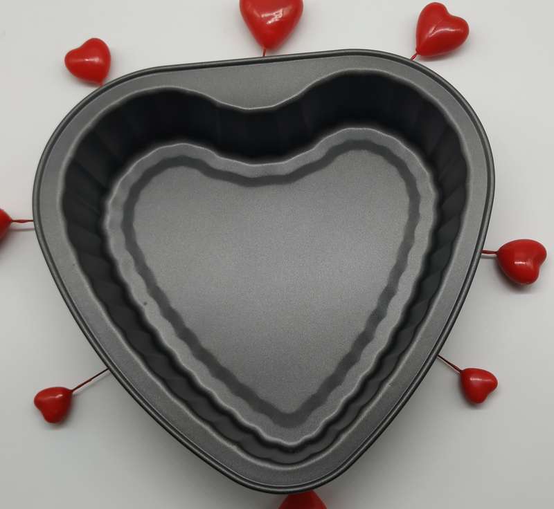 HEART CAKE PAN 27.5 X 26.5 CM