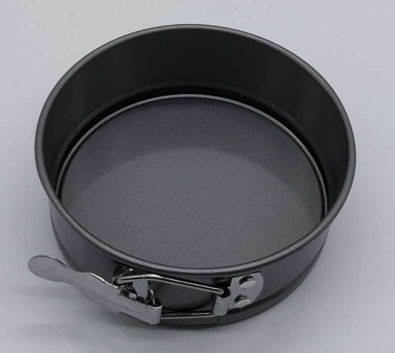 SPRINGFORM PAN ROUND SMALL (LOOSE-BOTTOM)