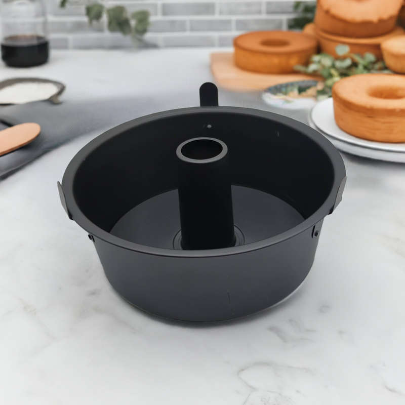 ANGEL FOOD PAN WITH RETRACTABLE BOTTOM PAN