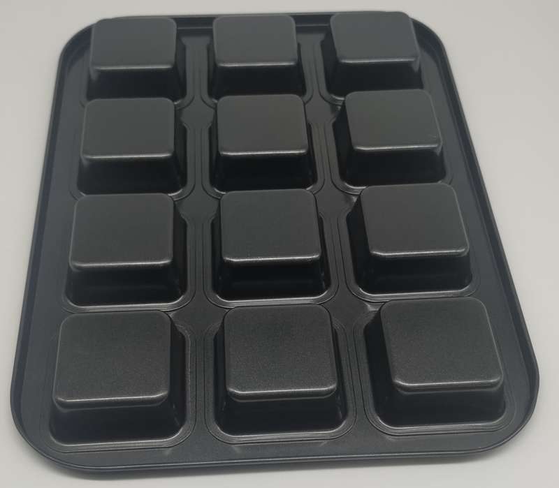 SQUARE NON-STICK MUFFIN PAN 12 CUP