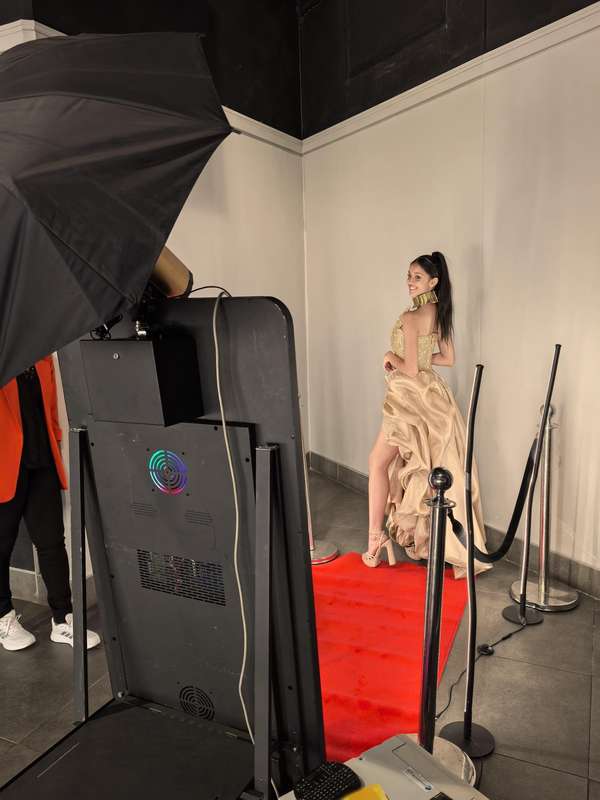 Photo Booth For Sale (Magic Mirror)