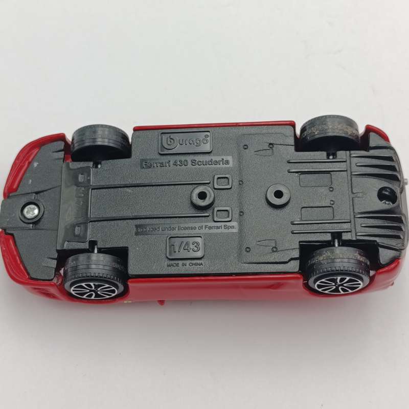 Bburago Ferrari 430 Scuderia model car - scale 1/43
